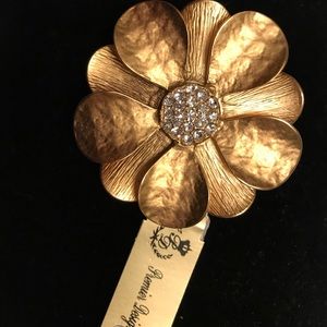 PREMIER DESIGNS GOLDEN GIRL PIN / PENDANT